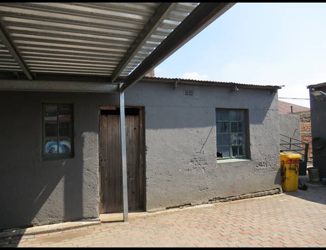 3 BEDROOM FREEHOLD FOR SALE IN BURGERSHOOP